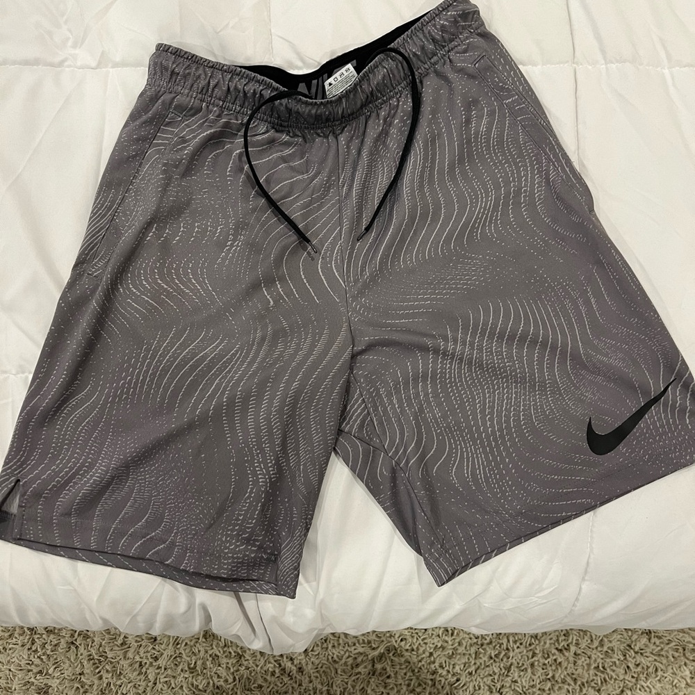 Men’s medium Nike shorts